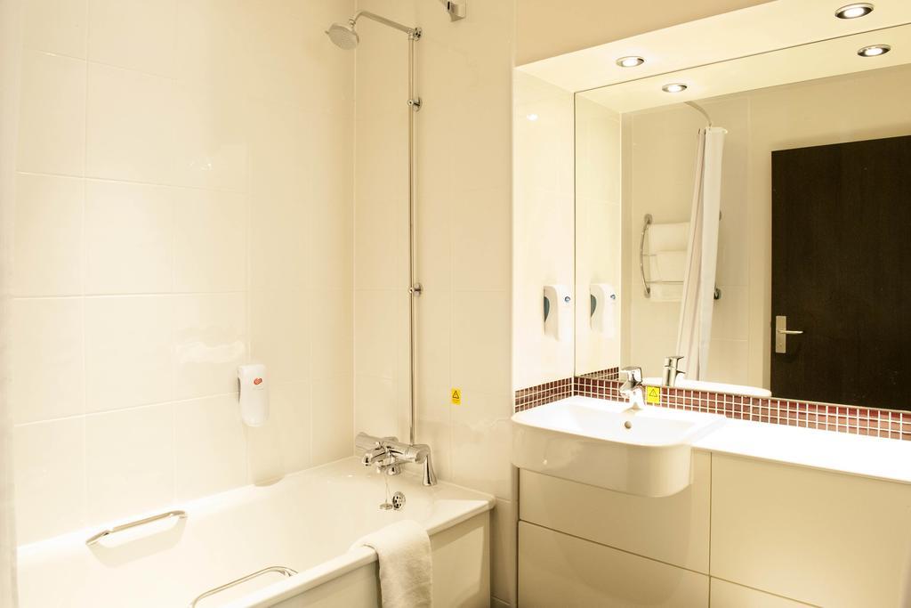 Premier Inn Harlow Oda fotoğraf
